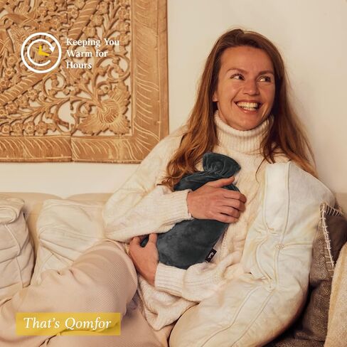 زجاجة ماء ساخن من قمفور مع غطاء من الصوف الناعم - مقاس كبير 1.8 لتر - كيس ماء ساخن كلاسيكي فاخر لتخفيف الآلام والتشنجات والليالي المريحة - جهاز تدفئة القدمين والسرير - وسادة تسخين المياه - هدية رائعة - أزرق داكن in Kuwait