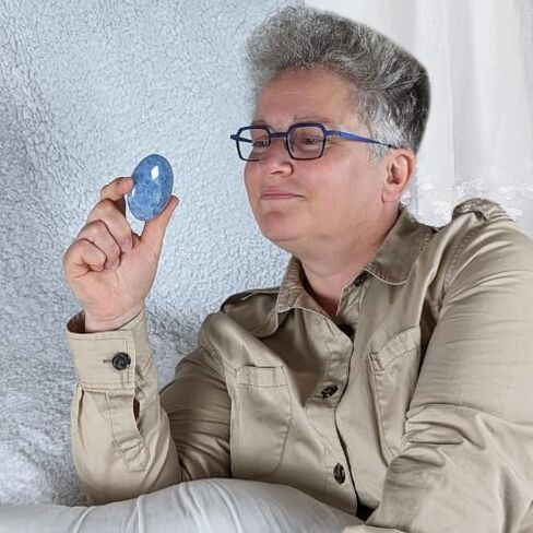 EUSICE - حجر لابرادوريت الطبيعي من النخيل - حجر شفاء للاسترخاء ومضاد للإجهاد - مصنوع يدويًا بنسبة 100% - لابرادوريت من أحجار كريمة أخلاقية لليوجا والتأمل الصحي. جميع المستويات in Kuwait