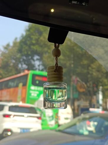 8 قطع 8 مل زجاجة عطر معلقة للسيارة، موزع معطر هواء من الزجاج الشفاف، ناشر أساسي أسطواني فارغ، زيت عطري للعلاج العطري، قوارير قلادة من الزيت العطري مع أغطية خشبية in Kuwait