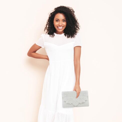 Evening Bag White Flower Scallop Pearl Clutch Bag, Bride Clutch, Hand Beaded Bride Purse, White Purses for Women, Gifts for Engagement, Bridal Shower, Gifts, Bride Purse for Bachelorette Party in Kuwait