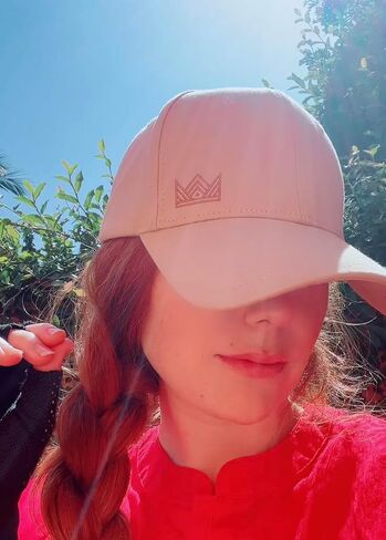 قبعة حماية Gracie and Roo EMF، قبعة بيسبول قابلة للتعديل مع بطانة فضية على جميع اللوحات للعمل والسفر والملابس التقنية. in Kuwait