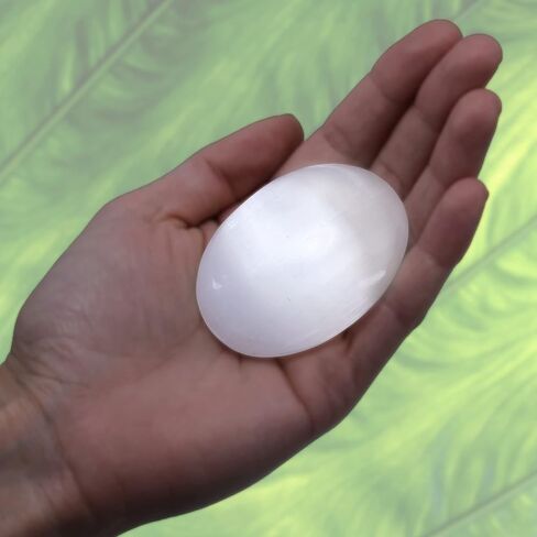 دانسينغ بير برج سيلينيت وحجر النخيل الفاخر المصنف يدويًا يتضمن بطاقة تعريف تعليمية لحسن الحظ والحماية، طاقة نقية، ديكور العصر الجديد، التدليك، ريكي، شاكرات التوازن in Kuwait