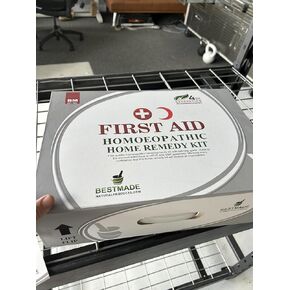 مجموعة أدوات العلاج المنزلي للإسعافات الأولية من Bestmade Naturalproducts.com مع أملاح الخلايا ودليل المساعدة الذاتية وزجاجات كاملة الحجم من العلاجات المثلية - تصميم حقيبة بوزن 15 رطلًا باللون الأبيض in Kuwait