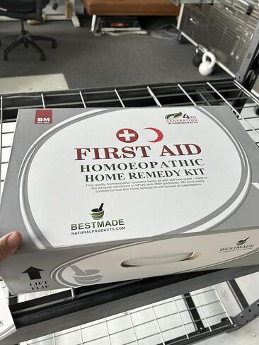 مجموعة أدوات العلاج المنزلي للإسعافات الأولية من Bestmade Naturalproducts.com مع أملاح الخلايا ودليل المساعدة الذاتية وزجاجات كاملة الحجم من العلاجات المثلية - تصميم حقيبة بوزن 15 رطلًا باللون الأبيض in Kuwait