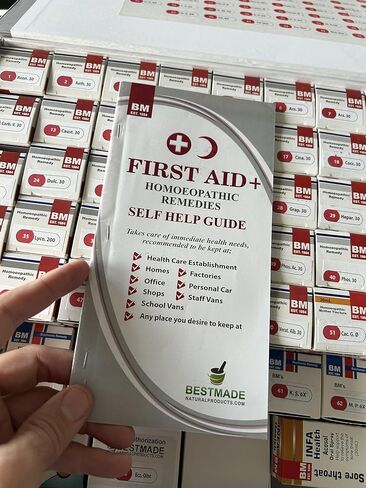 مجموعة أدوات العلاج المنزلي للإسعافات الأولية من Bestmade Naturalproducts.com مع أملاح الخلايا ودليل المساعدة الذاتية وزجاجات كاملة الحجم من العلاجات المثلية - تصميم حقيبة بوزن 15 رطلًا باللون الأبيض in Kuwait