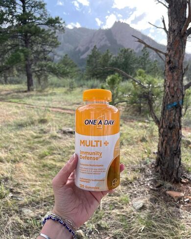 ون ا داي فيتامينات متعددة لدعم المناعة من مالتي بلس مع فيتامين دي وفيتامين C وفيتامين E والزنك واكثر من ذلك in Kuwait
