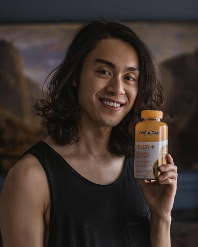 ون ا داي فيتامينات متعددة لدعم المناعة من مالتي بلس مع فيتامين دي وفيتامين C وفيتامين E والزنك واكثر من ذلك in Kuwait