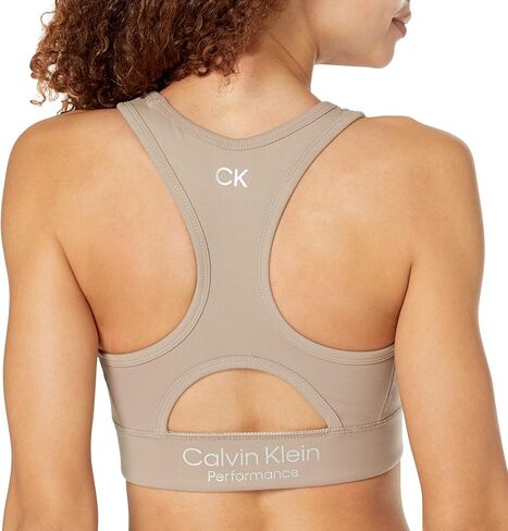 حمالة صدر نسائية من Calvin Klein Performance لتمارين البيلاتس للياقة البدنية ذات فتحة عنق واسعة in Saudi Arabia