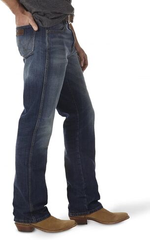 بنطلون جينز رجالي ريفيرتون ريفيرتون من Wrangler بتصميم ريترو ريلاكسد فيت in Saudi Arabia