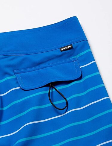 Oakley Men's Standard Retro Split 21" Boardshort in Saudi Arabia