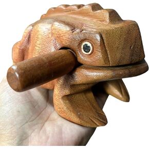 NUTTA - 7 Inches Wooden Frog Guiro Rasp Musical Instrume Wood Percussion Desk Scraping Fog with Frog Sound Idea Funny Instruments Nature Wood Music Home Garden Decoration (7 Inches) in Kuwait