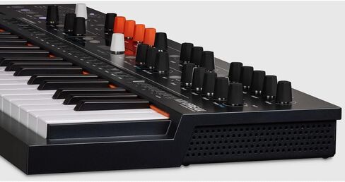 لوحة مفاتيح Arturia MiniFreak ذات 37 مفتاحًا ومتعددة الألحان و6 أصوات هجينة in Kuwait