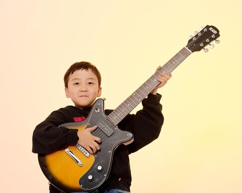 جيتار كهربائي KGD مع 6 أوتار، جيتار كهربائي بجسم صلب، بيك اب P90، جوز عظم، اليد اليمنى، 22 فريتس، ​​لوح فريتس من خشب الورد، جسم الماهوجني (لونين أمة الله) in Kuwait