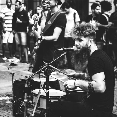 رقبة جيتار كهربائي من خشب القيقب الكندي 22 فريت، لون مصفر غير لامع، شريط خلفي مرصع بشريط الظربان، نصف قطر لوحة الأصابع 14 بوصة، صامولة عظمية in Kuwait