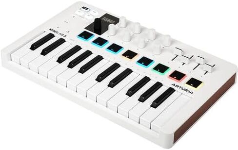 حزمة معدات استوديو تسجيل وحدة تحكم لوحة المفاتيح Arturia MiniLab 3 MIDI - واجهة صوت USB ESI، ميكروفون مكثف XLR، وحدة تحكم الشاشة السلبية، سماعات رأس الاستوديو واشتراك Avid Pro in Saudi Arabia