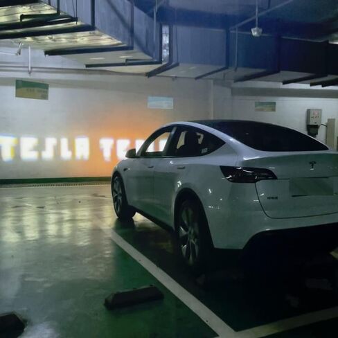 Tesla Lightshow USB with Birthday, Christmas, Multiple Songs, Compatible with Model X, Model Y, Model 3, Model S. Surprise for Proposing, Celebrating Birthday and annuversary in Saudi Arabia