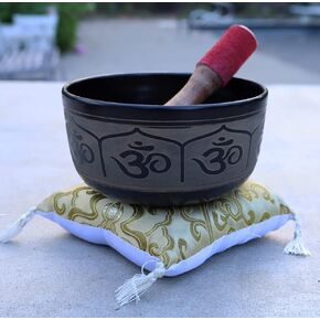 Meditation Grade 6 Inches Tibetan Singing Bowl With Rosewood Mallet / Cushion
