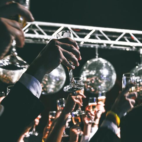 مراة ديسكو من 8 قطع بتصميم كرة زجاجية عاكسة بلون فضي لتزيين الحفلات بطابع الديسكو وديسكو، ديكور للمنزل والمدرسة والديسكو in Kuwait