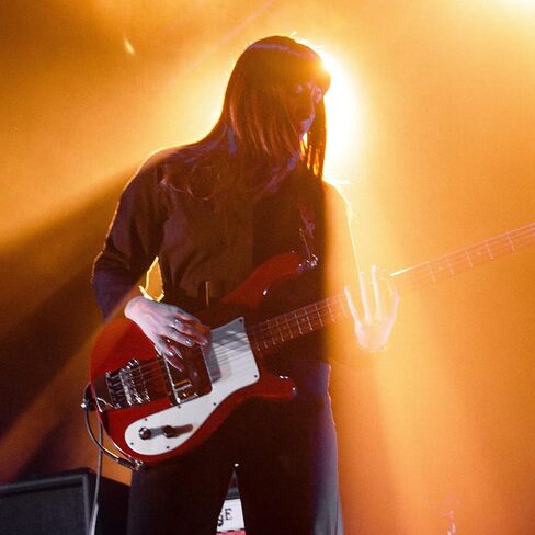 21 Fret ST رقبة جيتار كهربائي من خشب القيقب الكندي، رقبة جيتار كهربائي بني لامع، نصف قطر لوحة الفريتس 14 بوصة، صامولة صناعية in Kuwait