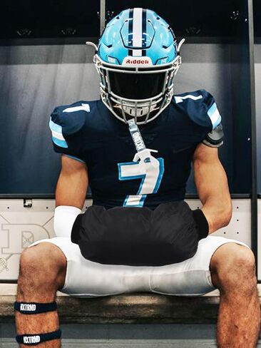 Football Hand Warmer Pouch- Soft & Warm Windproof Sports Hand Warming Pouch with Zipped Pocket Adjustable Strap- Youth Hand Warmer Hand Muff for Football Hiking Camping Cycling Outdoor Recreation in Kuwait