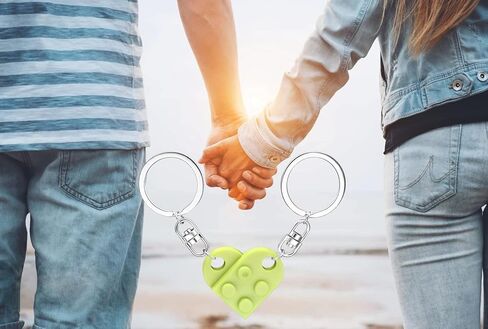 سلسلة مفاتيح LGOUYGG متطابقة من الطوب للأزواج، مجموعة سلاسل مفاتيح لطيفة على شكل قلب، هدايا رائعة لصديقتك وصديقك in Kuwait