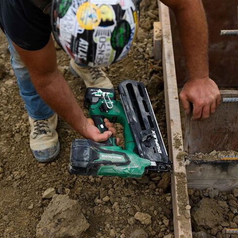 Metabo HPT NR3675DD 36V MV Duplex Nailer Kit w/ 3-1/2 Inch Collated Duplex Nail (2000 Count) in Saudi Arabia