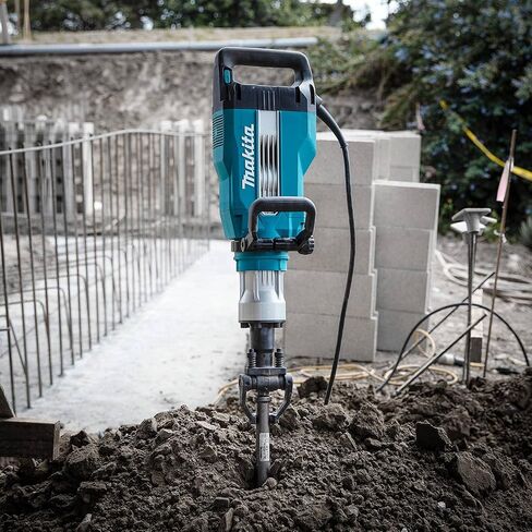 Makita HM1502 43 lb. Demolition Hammer, accepts 1-1/8" Hex bits in Saudi Arabia