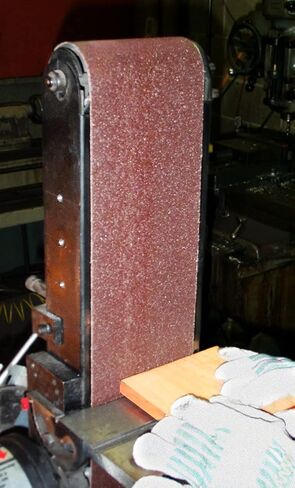 Sungold Abrasives أحزمة صنفرة صناعية ممتازة ذات وزن X من أكسيد الألومنيوم 220 حبيبة (3/صندوق)، 4 بوصة × 36 بوصة. in Saudi Arabia