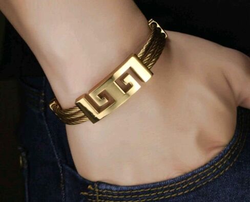 سوار من الستانلس ستيل المطلي بالذهب عيار 18 قيراط للرجال من اوموفت - هدية متينة ومقاومة للماء للمناسبات الخاصة - اكسسوار فاخر مقاوم للتاكل بأسعار معقولة، مقاس واحد يناسب الجميع، ستانلس ستيل، ذهبي, in Kuwait