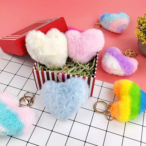 سلسلة مفاتيح بوم بوم ملونة على شكل قلب كبير من الفرو المنفوش للنساء in Kuwait
