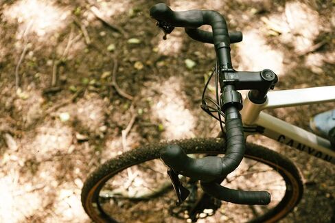 Loop Mount Twist - Universal Bike Phone Mount. in Kuwait