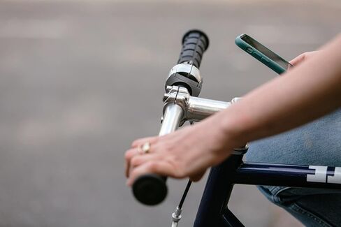 Loop Mount Twist - Universal Bike Phone Mount. in Kuwait