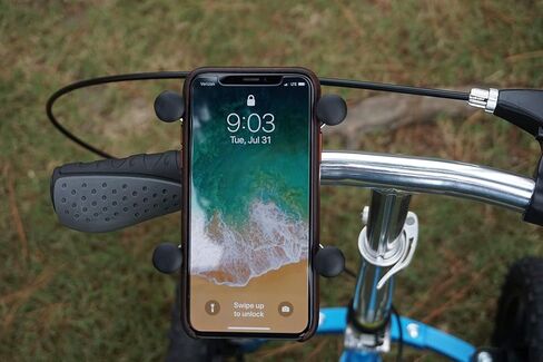 حامل هاتف فاخر من KneeRover مصمم لمحبي المشي في الركبة - متوافق مع معظم الهواتف الذكية in Kuwait