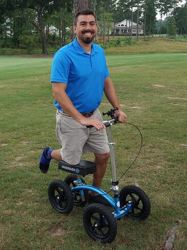 حامل هاتف فاخر من KneeRover مصمم لمحبي المشي في الركبة - متوافق مع معظم الهواتف الذكية in Kuwait