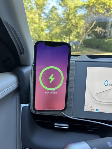حامل شاحن هاتف هيونداي أيونيك 5. يتم تثبيته مغناطيسيًا على لوحة القيادة المعدنية. متوافق مع ماج سيف. يعمل مع سلسلة iPhone 12/13/14/15. in Kuwait