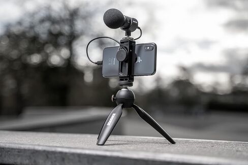 ميكروفون Shure MV88 المحمول iOS لأجهزة iPhone/iPad/iPod عبر موصل Lightning، صوت بجودة احترافية، ميكروفون مكثف استيريو رقمي لمدوني الفيديو وصانعي الأفلام وصانعي الموسيقى والصحفيين in Kuwait