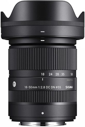 عدسة سيجما 18-50 ملم f/2.8 DC DN المعاصرة لحزمة Fujifilm X مع فلتر نحيف للأشعة فوق البنفسجية متعدد الطبقات 55 مم، قطعة قماش للتنظيف من الألياف الدقيقة in Saudi Arabia