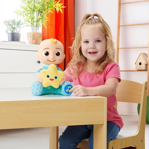تتميز لعبة Cocomelon Peek-A-Boo JJ مقاس 10 بوصات من القطيفة - تتميز بالأغنية والعبارات والأصوات المفضلة - العب Peek-A-Boo مع JJ - ألعاب لمرحلة ما قبل المدرسة والأطفال - حصريًا على أمازون in Saudi Arabia