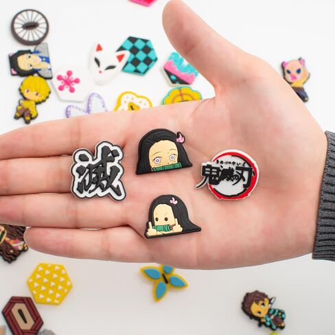 33 قطعة من تعليقات الاحذية بتصميم انيمي للاولاد والبنات والاطفال والمراهقين من بلاستيك PVC لتزيين الاحذية وسوار المعصم وهدايا حفلات اعياد الميلاد للاطفال in Kuwait