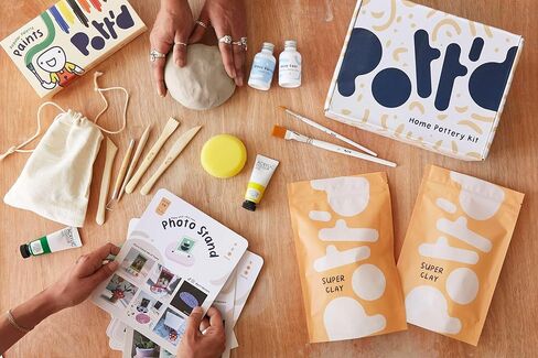 مجموعة فخار الطين الجاف بالهواء المنزلي من Pott'd™ للمبتدئين. عدة DIY للبالغين. تشتمل المجموعة على: طين يجفف بالهواء للبالغين، وأدوات، ودهانات، وفرش، ومانع تسرب، ودليل إرشادي، ومجموعة طين لتجفيف الهواء - دهانات باستيل in Kuwait