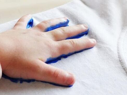 World's Best Mom T-Shirt with Paint Kit - Hand Prints for Family in Kuwait