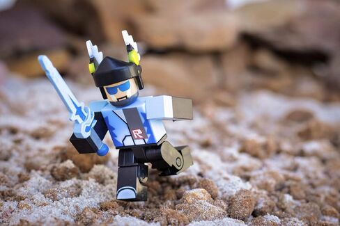 Roblox Action Collection - Legends of Roblox Six Figure Pack [Includes Exclusive Virtual Item] in Saudi Arabia