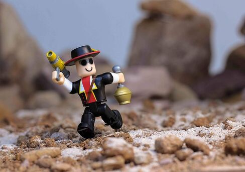 Roblox Action Collection - Legends of Roblox Six Figure Pack [Includes Exclusive Virtual Item] in Saudi Arabia