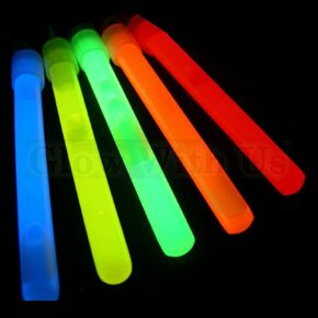 Glow Sticks بالجملة، 50 4 بوصات من العصي المضيئة الصفراء المتوهجة. لون مشرق، يحبها الأطفال! توهج من 8 إلى 12 ساعة، مدة صلاحية تصل إلى عامين، تغليف قوي، علامة GlowWithUs التجارية in Kuwait