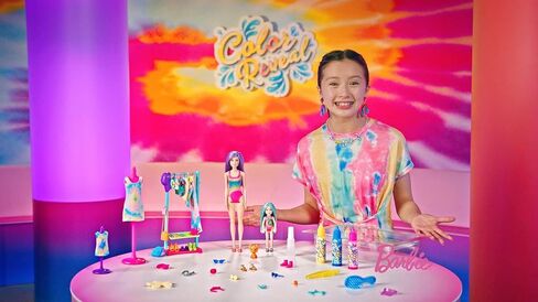 Barbie Color Reveal Toy Gift Set, Tie-Dye Fashion Maker with Barbie & Chelsea Dolls & Accesssories, 50 Surprises Including Pets in Saudi Arabia