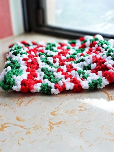 DDL&HEXI 3 Skeins of Loop Yarn Finger Knitting Yarn (605 Christmas) in Kuwait