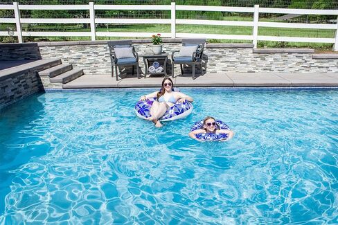 عوامة سباحة للأطفال من Poolmaster Mommy and Me مع مظلة للشمس، طفل واحد in Kuwait