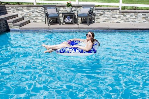عوامة سباحة للأطفال من Poolmaster Mommy and Me مع مظلة للشمس، طفل واحد in Kuwait