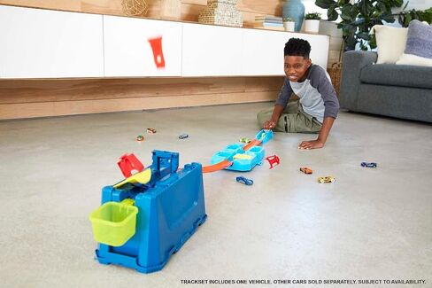 Hot Wheels Track Builder Unlimited Stunt Crash Box Play Set with 18 Building Components in Storage Box with Lid & One 1:64 Scale Hot Wheels Car, Awesome Gift for Kids 6 to 12 Years Old in Saudi Arabia