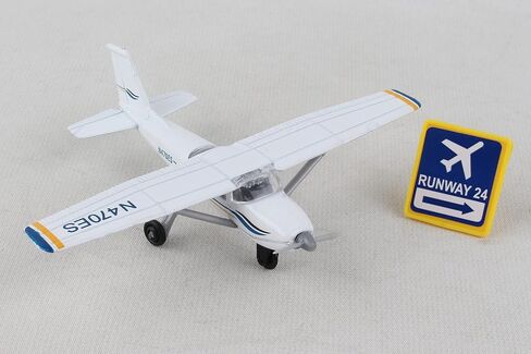 Daron Worldwide Trading Runway24 C172 No Runway Vehicle, Blue/White Large in Saudi Arabia